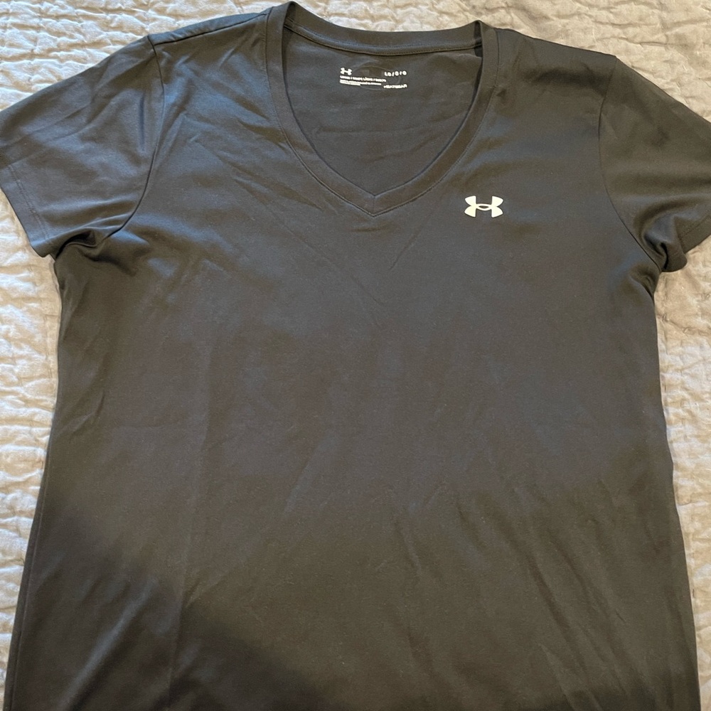 Under armour shirt in black size large